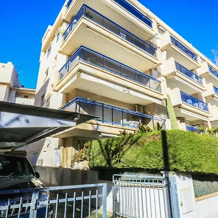 Roger Only Families Apartment